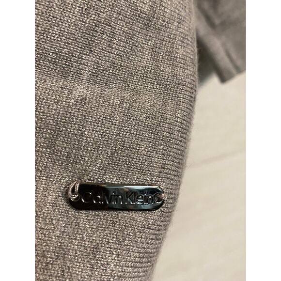 Calvin Klein Sweater with pearls - Picture 4 of 5